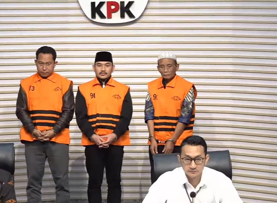 Bupati Bekasi Ade Kuswara dan Ayahnya Jadi Tersangka KPK, Langsung Ditahan