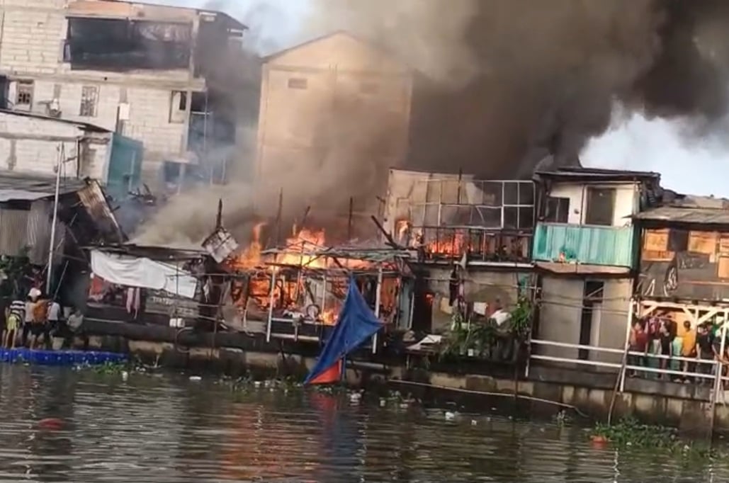 Kebakaran Landa 14 Rumah di Kapuk Muara Jakut, Diduga gegara Korsleting Listrik