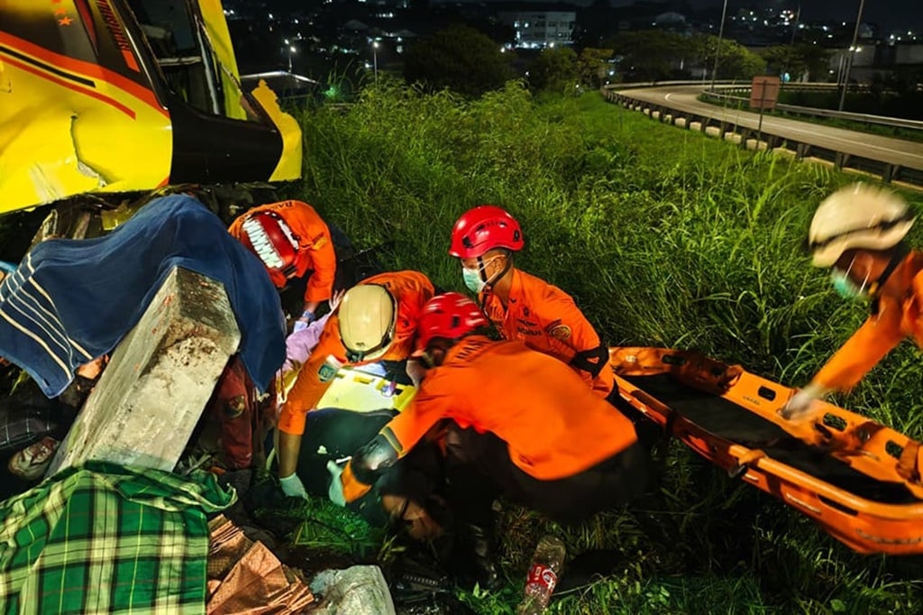Detik-Detik Kecelakaan Bus Tewaskan 15 Orang di Tol Semarang, Diduga Hilang Kendali