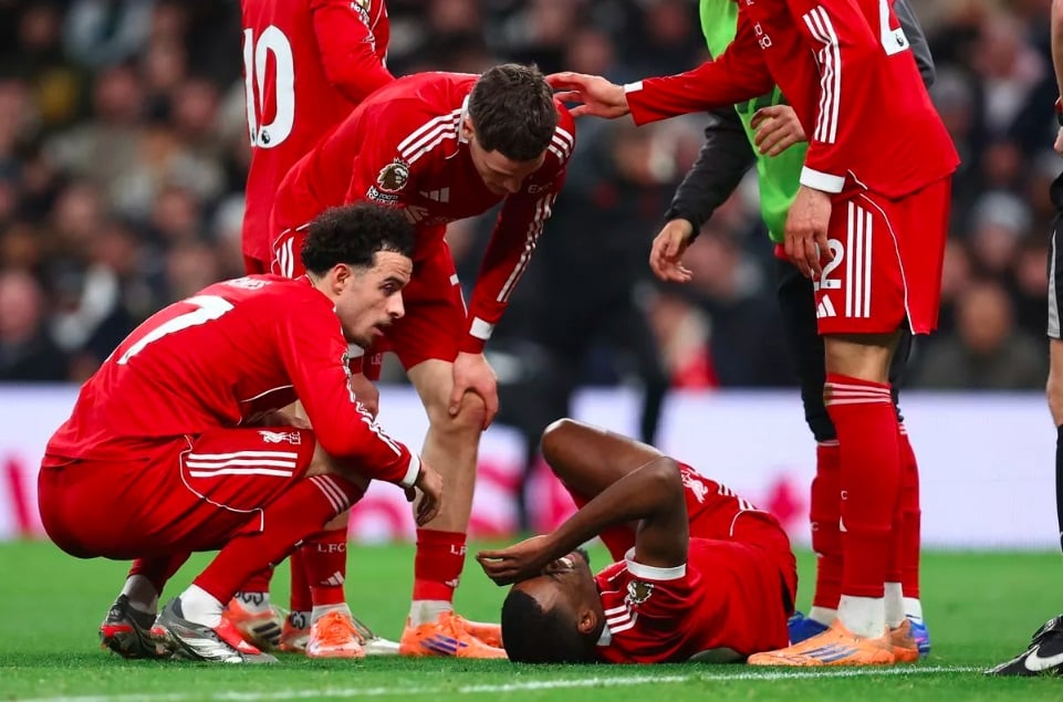 Alexander Isak Patah Kaki Usai Cetak Gol untuk Liverpool, Terancam Absen Berbulan-bulan