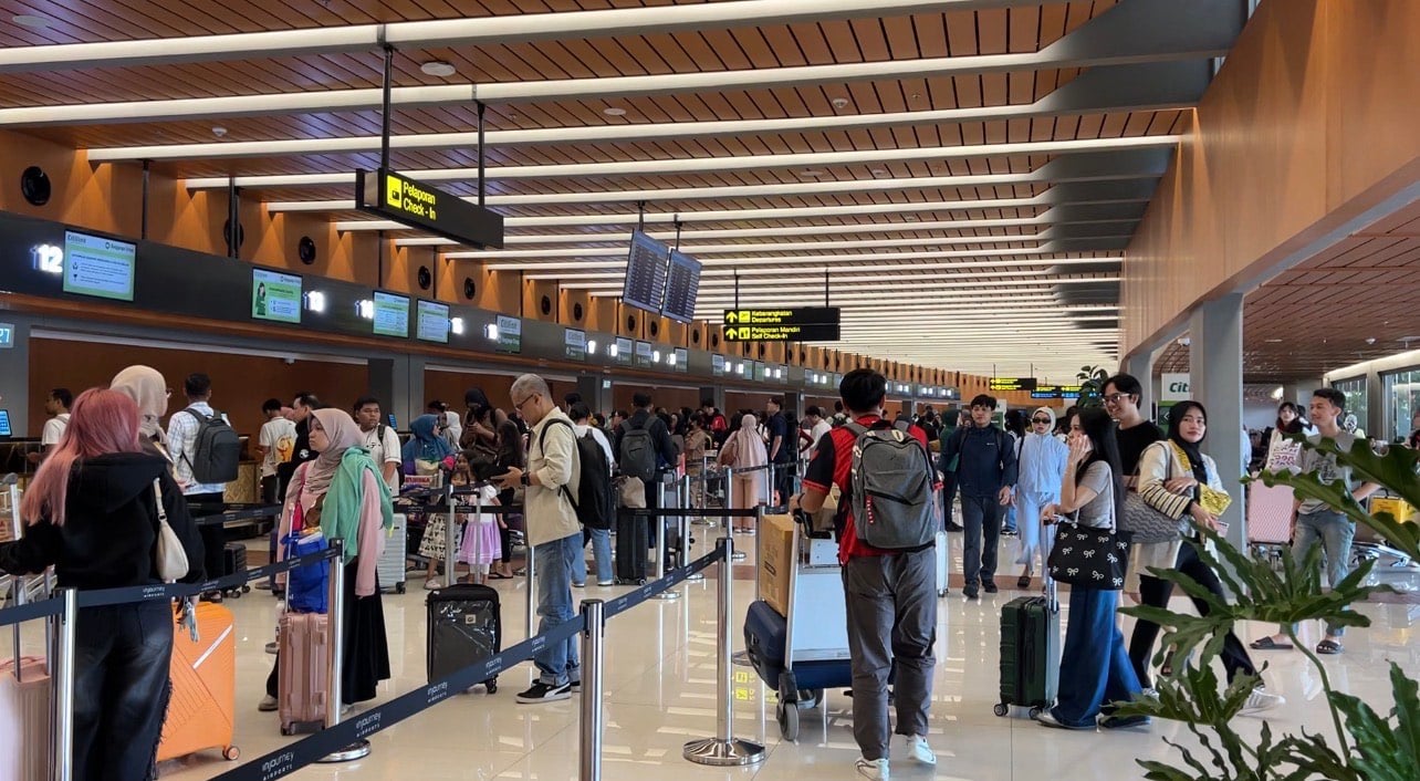 Bandara Soetta Ramai Jelang Libur Nataru 2025, Penerbangan Domestik Banyak Dipilih!