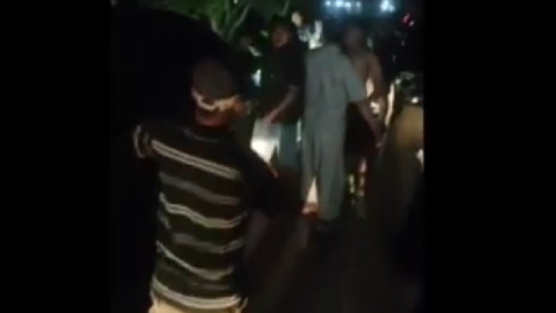 Mencekam! Bentrokan 2 Kelompok di Pasuruan, 5 Orang Terluka 7 Mobil Rusak