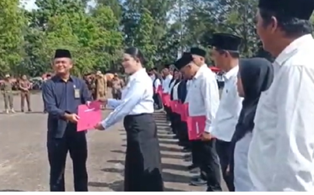 1.846 Honorer Bangka Barat Terima SK PPPK Paruh Waktu usai Menanti Belasan Tahun