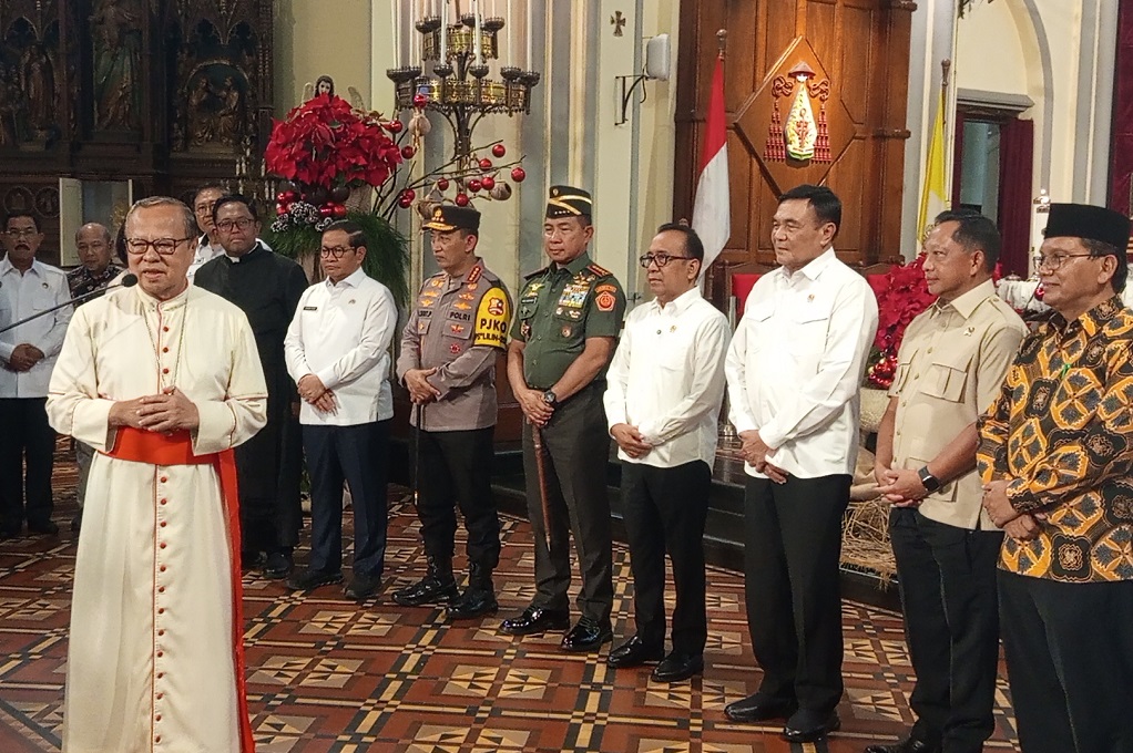 Menko Polkam Kunjungi Gereja Katedral Jakarta, Pastikan Keamanan Perayaan Natal