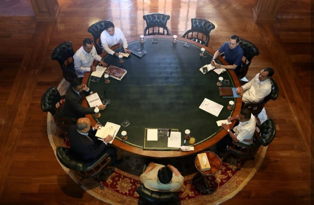 Prabowo Kumpulkan Menteri di Hambalang, Bahas Kampung Haji hingga Pemulihan Sumatra