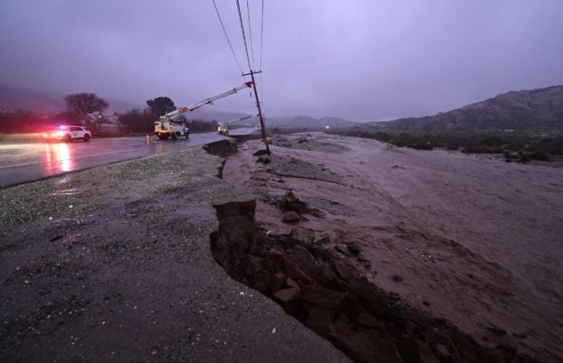 Libur Natal, Los Angeles Diterjang Banjir dan Tanah Longsor
