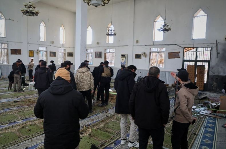 Bom Meledak di Masjid saat Salat Jumat, 8 Orang Tewas