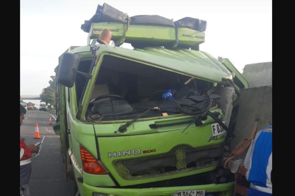 Kecelakaan Maut 2 Truk Tabrakan di Tol Cipularang, 1 Orang Kernet Tewas