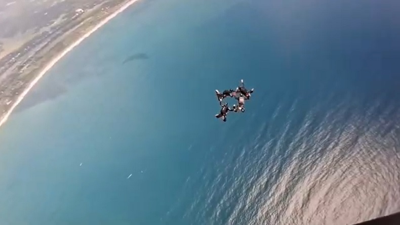 Latihan Terjun Payung di Pangandaran Berujung Tragis, 1 Orang Tewas 1 Hilang