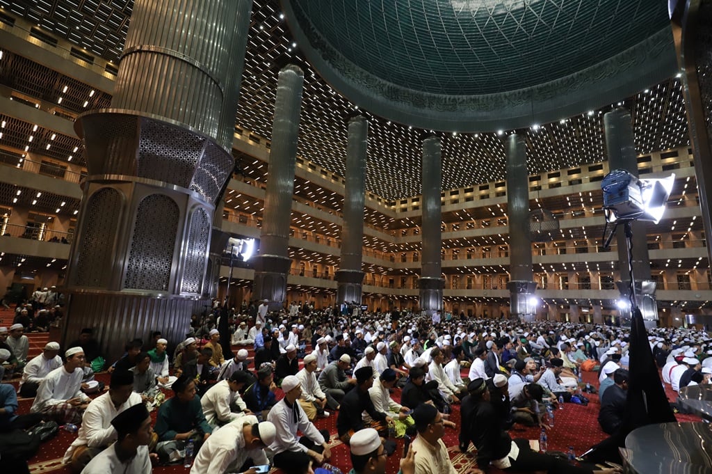 Antusiasme Warga Bekasi Ikut Majelis Taklim Cahaya Hati Indonesia di Masjid Istiqlal