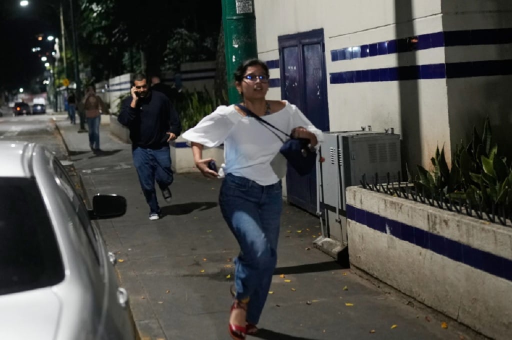 Amerika Serikat Serang Venezuela, Tangkap Presiden Maduro Beserta Istri