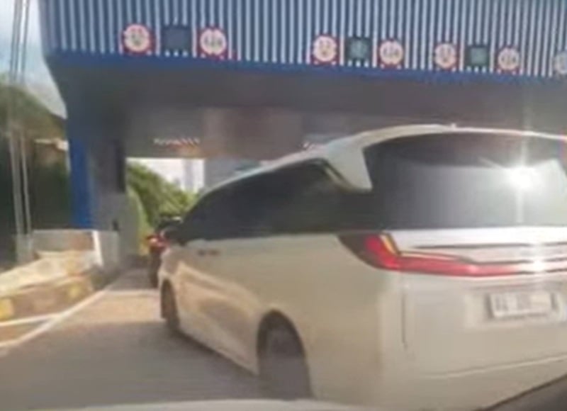 Ini Kata Polisi soal Mobil Berpelat RI 25 Serobot Antrean di Gerbang Tol Cilandak
