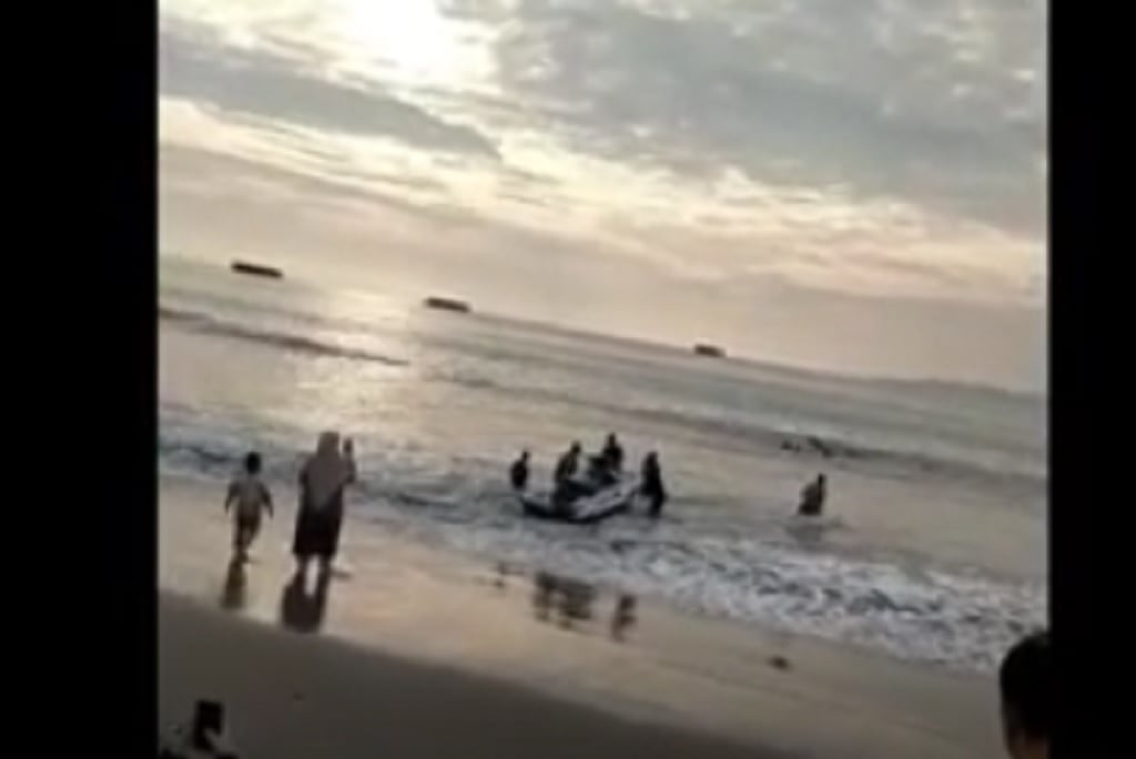 Wisatawan Arab Saudi Tewas usai Jetski Terbalik Diterjang Ombak di Palabuhanratu