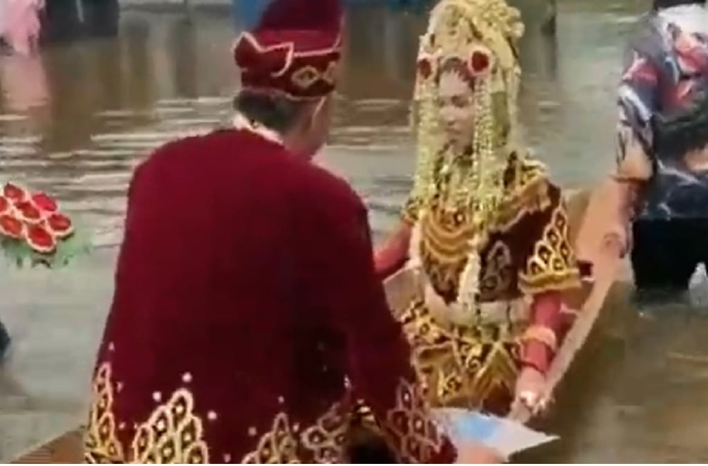 Banjir Tanah Laut Meluas Rendam 6 Kecamatan, Warga Mengungsi ke Ponpes