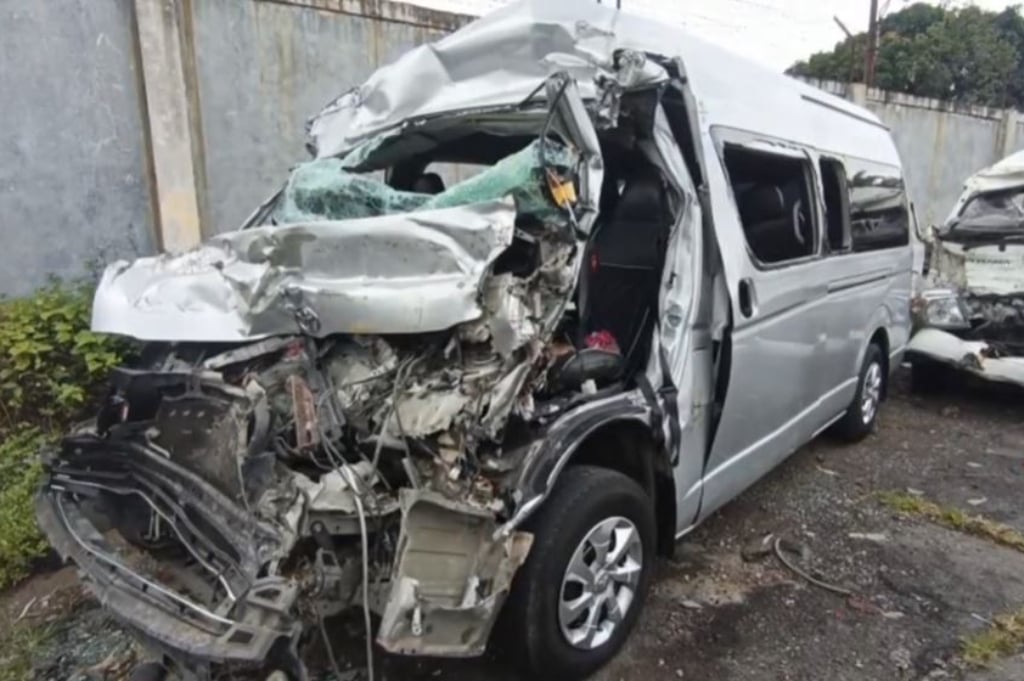 Terungkap! Minibus Tabrak Truk di Tol Semarang-Solo Bawa Rombongan Guru Hendak Melayat
