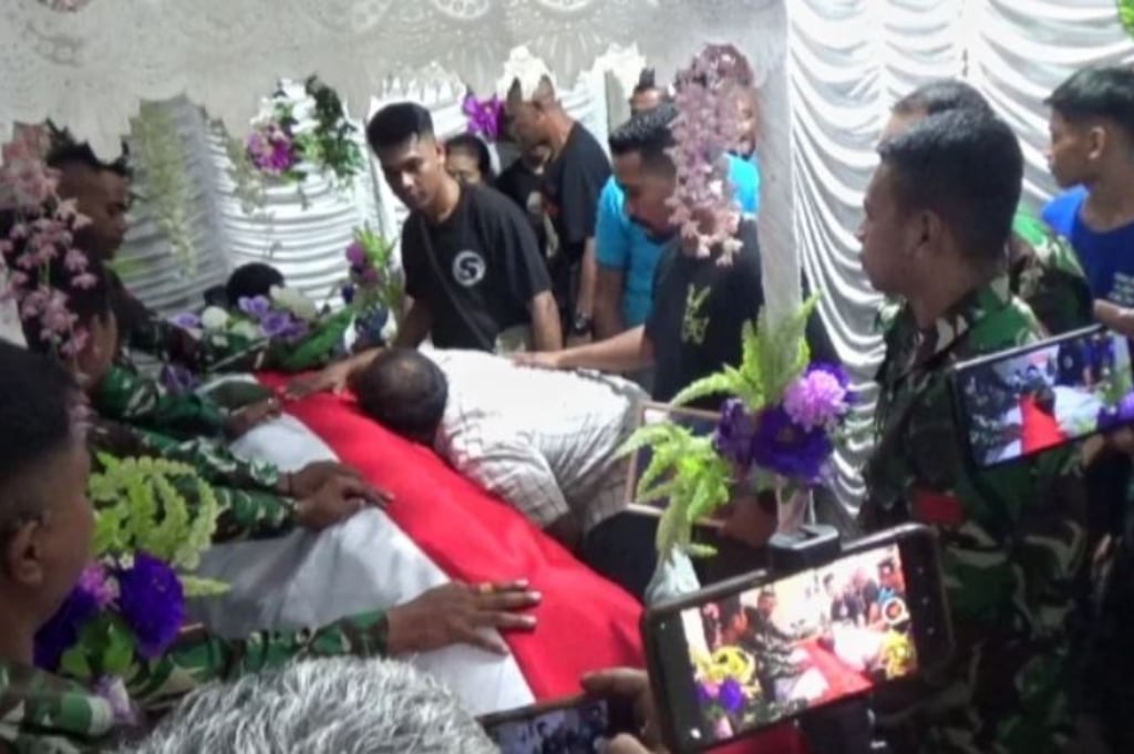 Tangis Ayah Praka Satria yang Gugur di Papua, Kenang Perjuangan Sang Anak 9 Kali Tes Masuk TNI