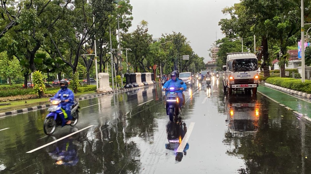 Diguyur Hujan Deras, Lalu Lintas Jakarta Pagi Ini Masih Ramai Lancar