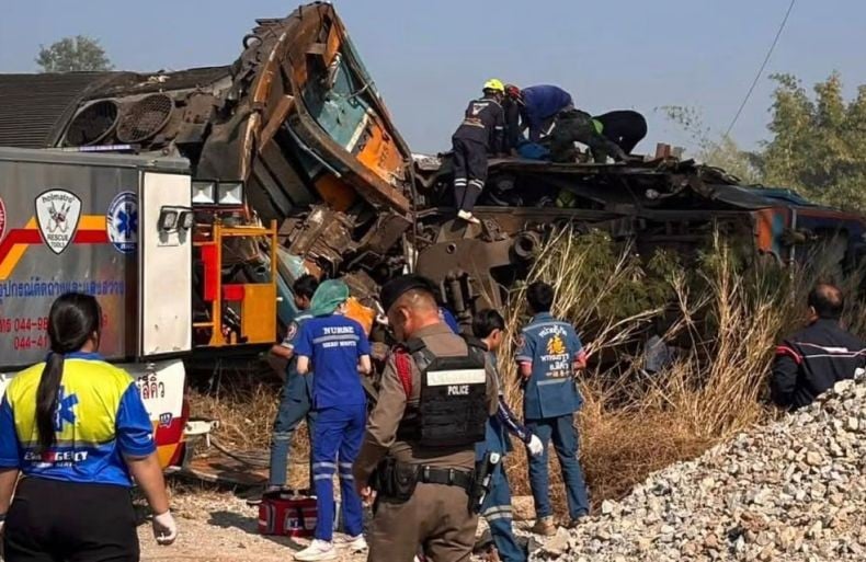 Kereta Anjlok Setelah Tertimpa Crane Proyek, 19 Orang Tewas