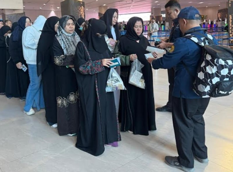 Kemlu Pulangkan 96 WNI dari Arab Saudi, Ada yang Lumpuh karena Sakit