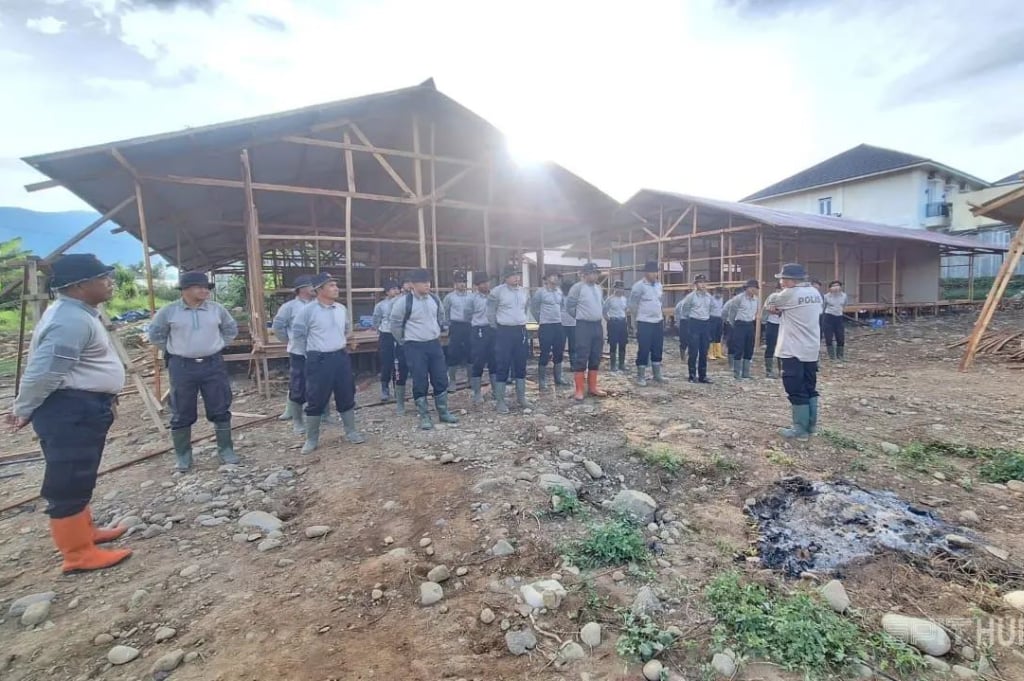 Pembangunan Huntara untuk Warga Terdampak Bencana di Padang Sudah 80 Persen