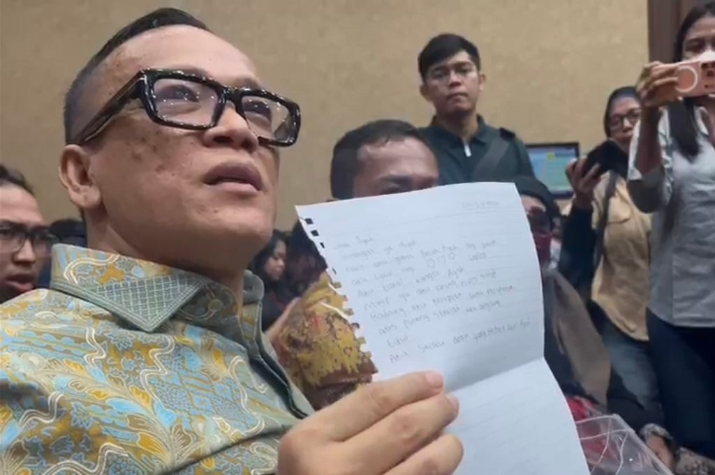 Sidang Perdana, Noel Ebenezer Perlihatkan Surat dari Anaknya yang Kangen