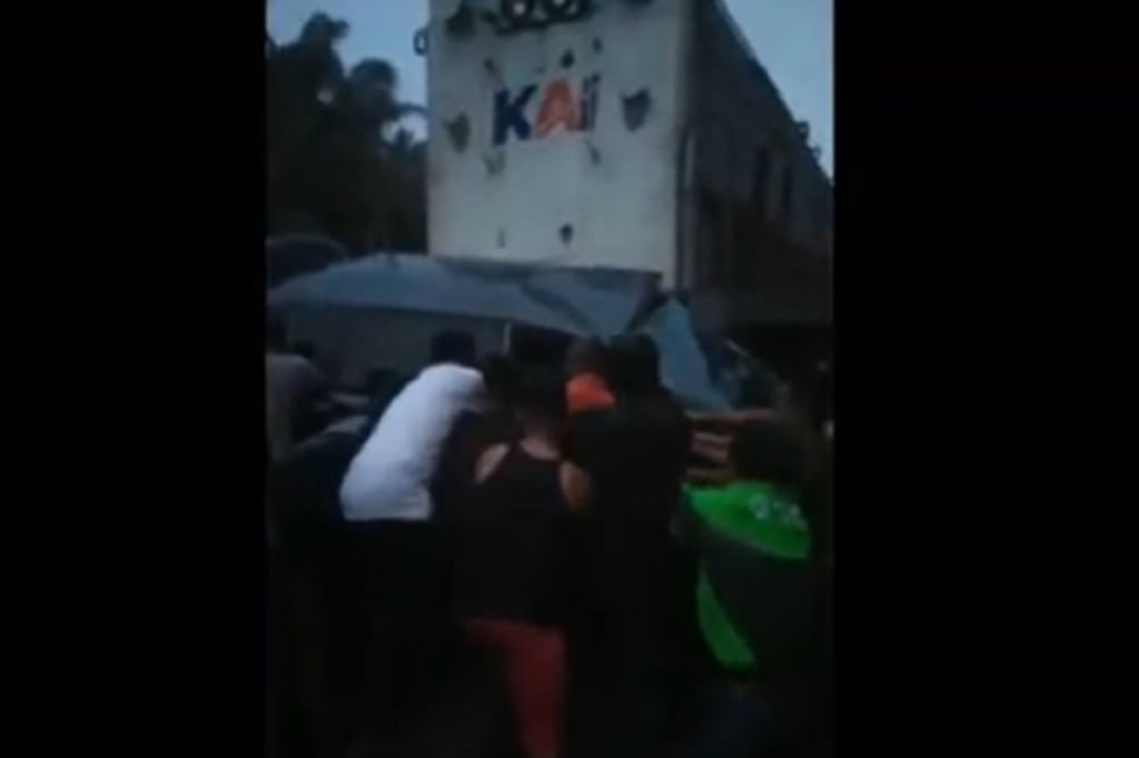 Breaking News:  Avanza Tertabrak Kereta Api di Tebing Tinggi, 7 Orang Tewas