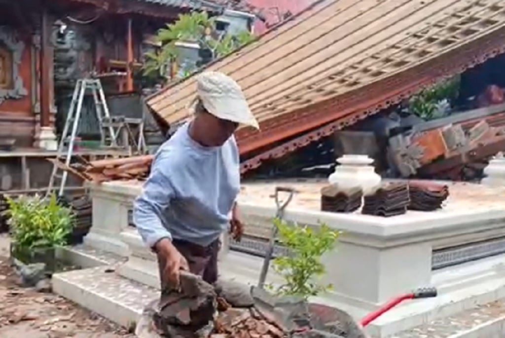 Angin Kencang Terjang Gianyar, 21 Rumah dan 28 Mobil Rusak Tertimpa Bangunan Roboh