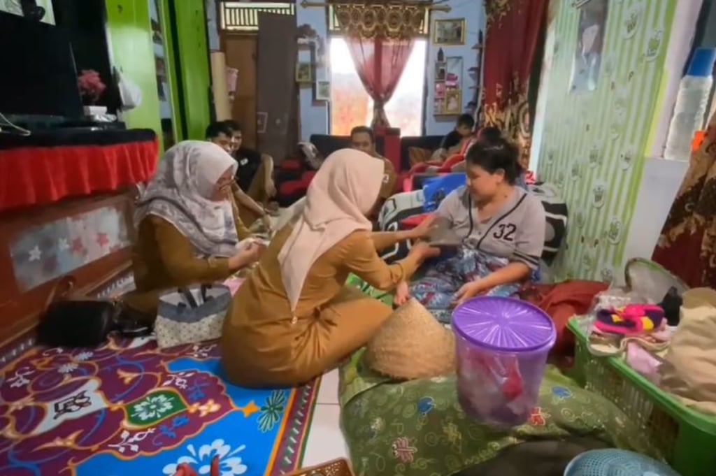 Viral Ibu Hamil di Lebak Keburu Melahirkan di Mobil Pikap akibat Jalan Rusak Parah