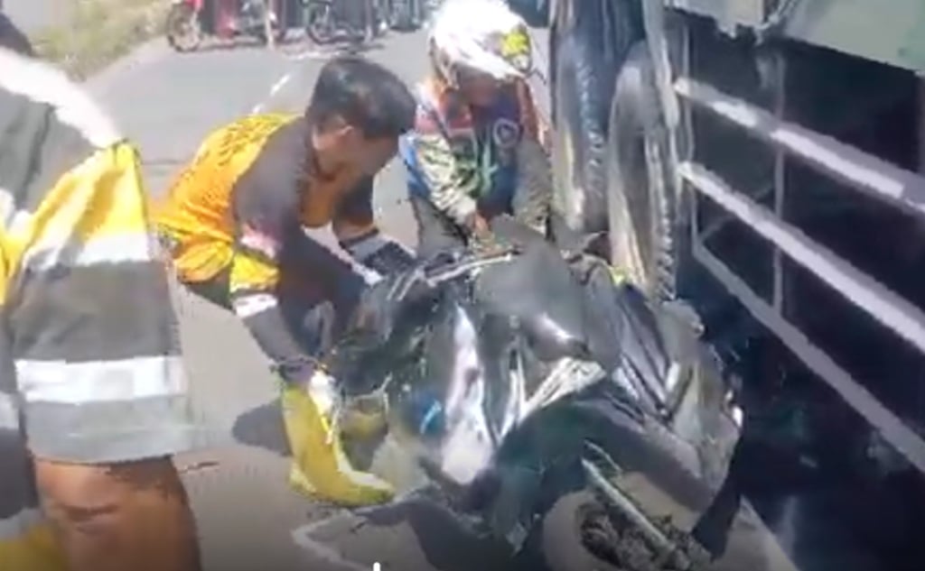 Kecelakaan di Jombang, Ayah dan Anak asal Sidoarjo Tewas Terlindas Truk