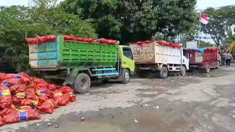 Polrestabes Semarang Musnahkan Ratusan Ton Bawang Bombay Selundupan, 1 Orang Ditahan
