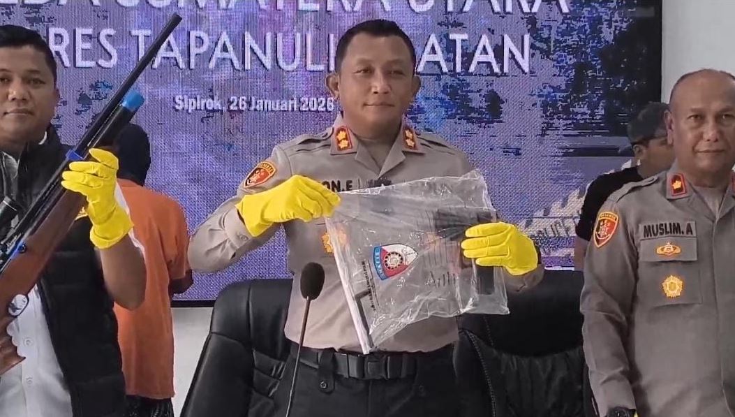Bak Koboi Acungkan Senjata ke Warga, Kades yang Viral di Paluta Ditangkap Polisi
