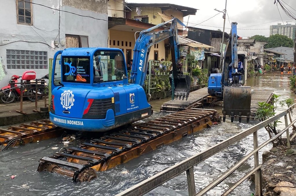 Dinas SDA DKI Siagakan Pompa hingga Kebut Pengerukan Kali untuk Antisipasi Cuaca Ekstrem