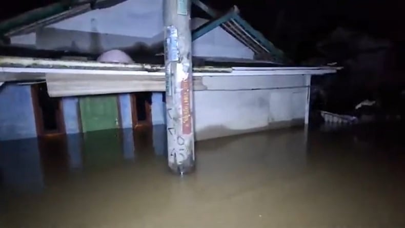 Sempat Surut, Banjir Karawang Kembali Meluas Rendam Ribuan Rumah