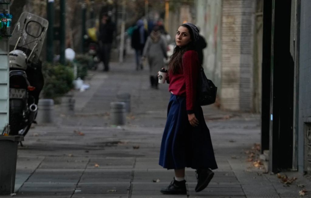 Pertama dalam Sejarah, Iran Bolehkan Perempuan Kendarai Sepeda Motor