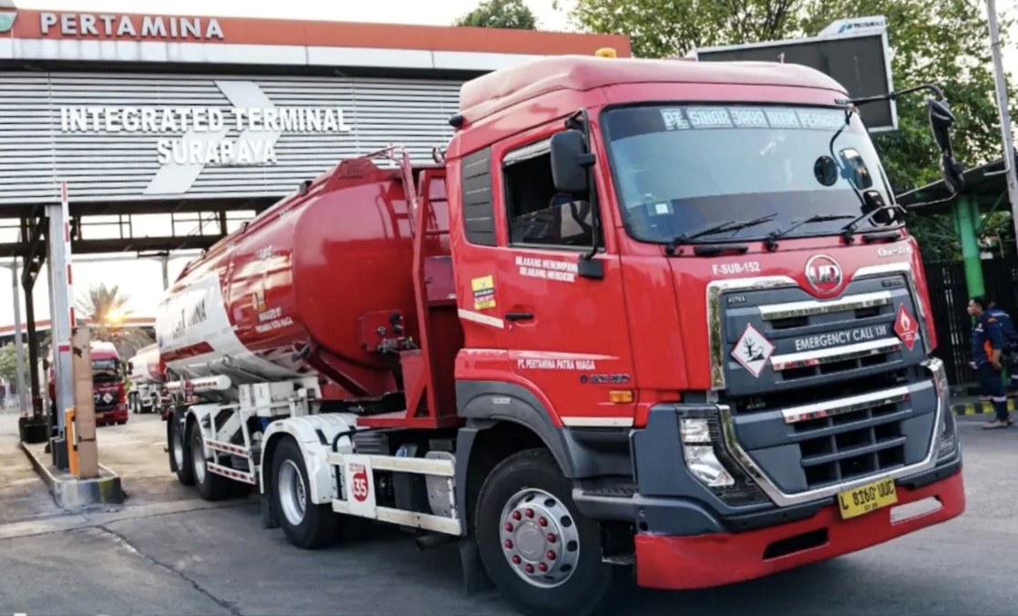 Awali 2026, UD Trucks Kerja Sama Pertamina Perkuat Armada BBM