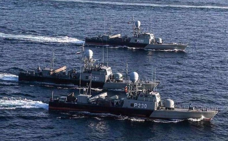 Kapal-Kapal Perang Iran Mulai Pamer Kekuatan, Gelar Latihan Tembak di Selat Hormuz
