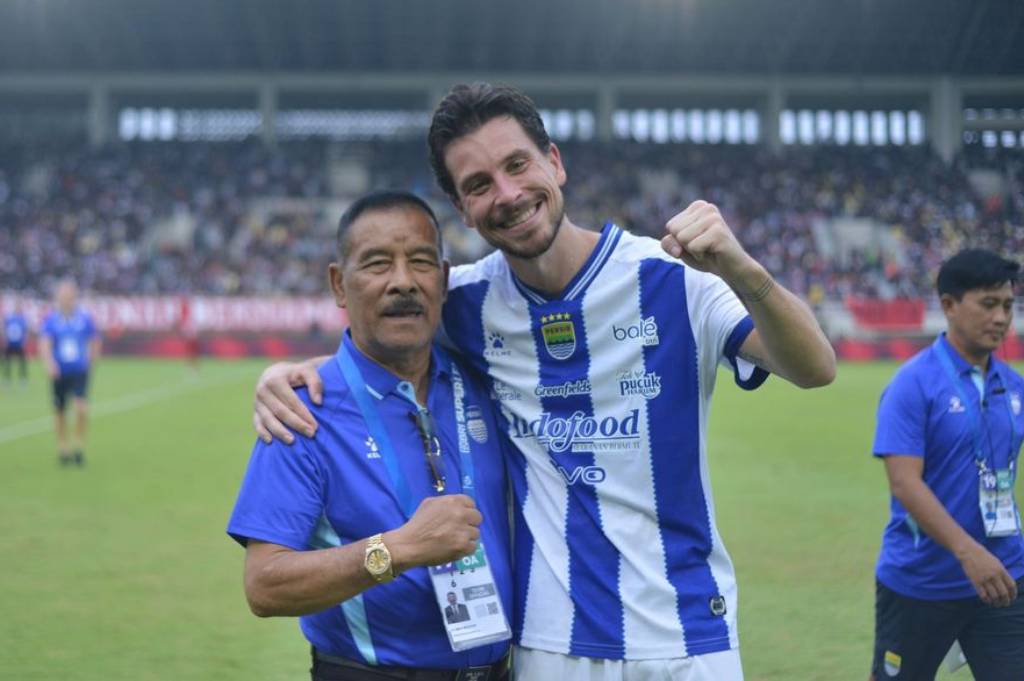 Thom Haye Emosional di Solo, Kemenangan Persib Terasa Sangat Spesial