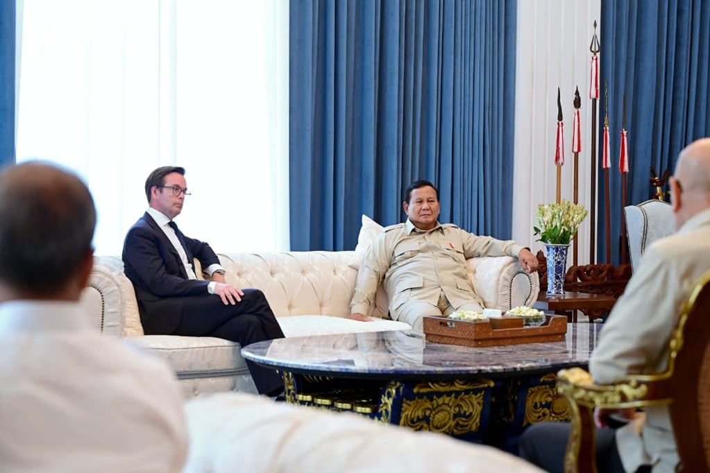 Prabowo Bertemu Petinggi Embraer Brasil di Istana, Bahas Rencana Beli Pesawat?