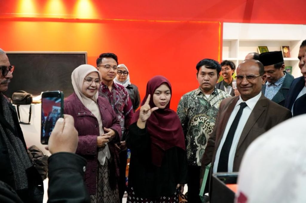Al Quran Bahasa Isyarat Indonesia Curi Perhatian Dunia di Pameran Buku Kairo