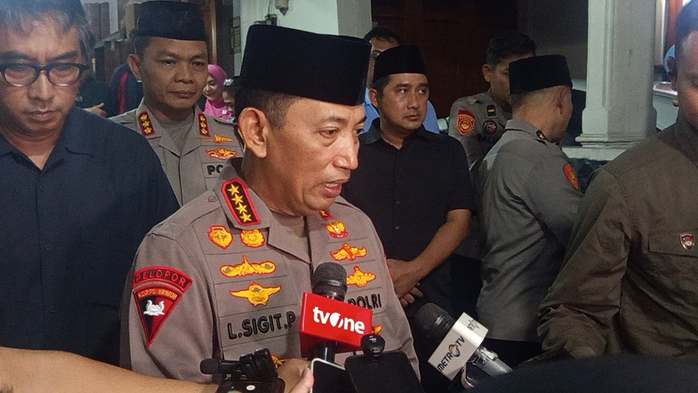 Melayat ke Rumah Duka Istri Jenderal Hoegeng, Kapolri Janji Jaga Integritas Polri
