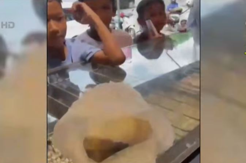 Viral Aksi Kocak Bocah Jual Batu ke Toko Emas di Bojonegoro, Dikira Giok Bernilai Tinggi