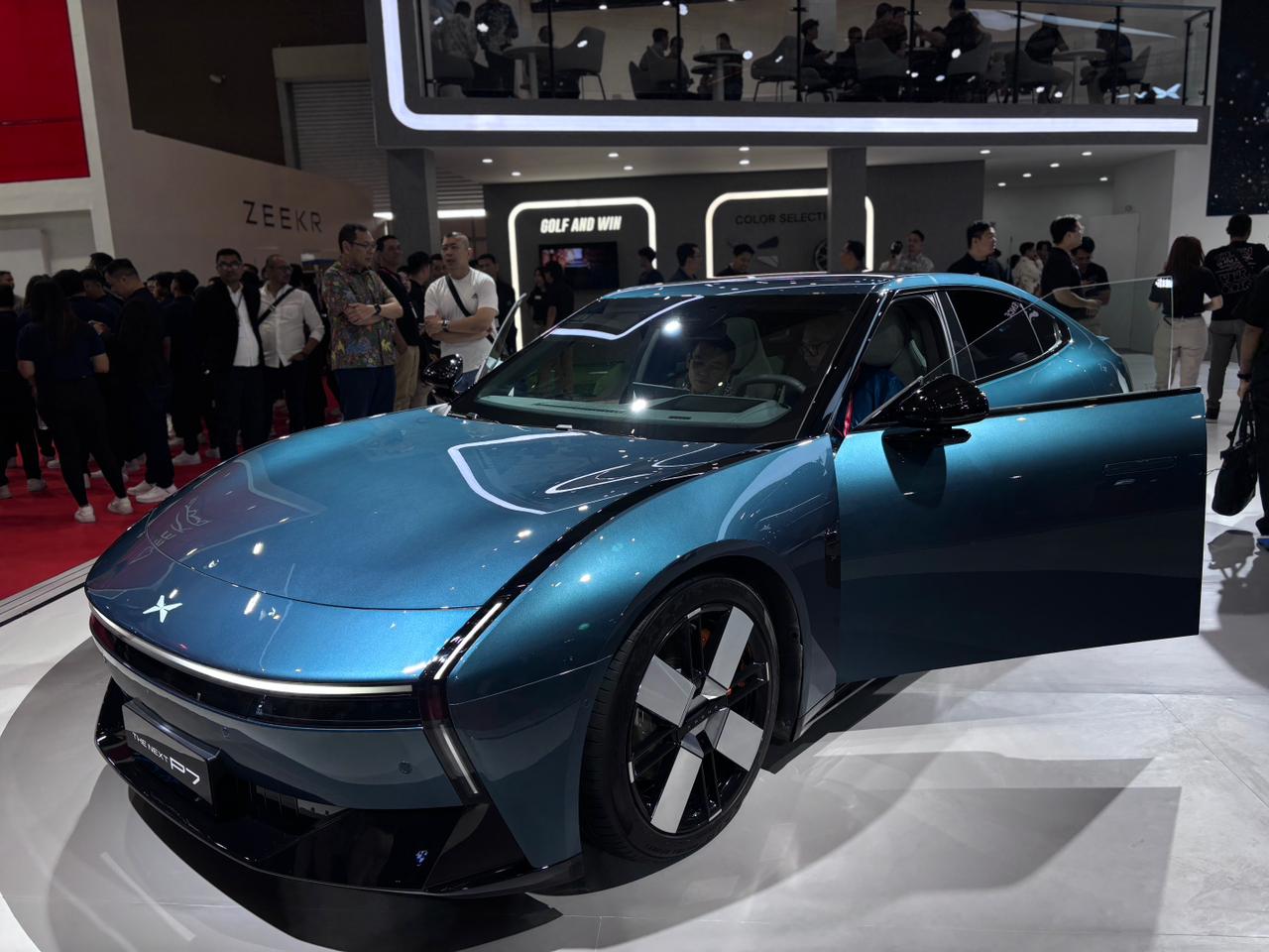 Teknologi AI Hadir di Sedan Listrik XPeng The Next P7, Intip Kecanggihannya!