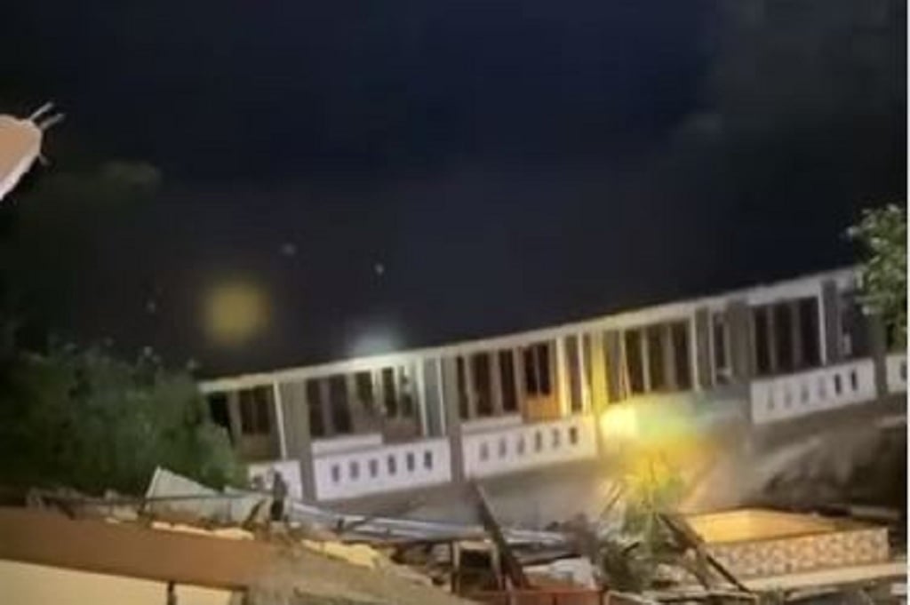 Terekam Video Asrama Pesantren Al-Adalah di Padasari Tegal Ambruk akibat Tanah Bergerak