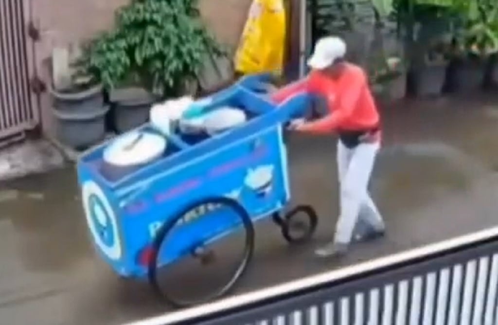 Viral Pedagang Es Cincau di Bekasi Tewas Terkapar saat Jualan, Diduga Serangan Jantung
