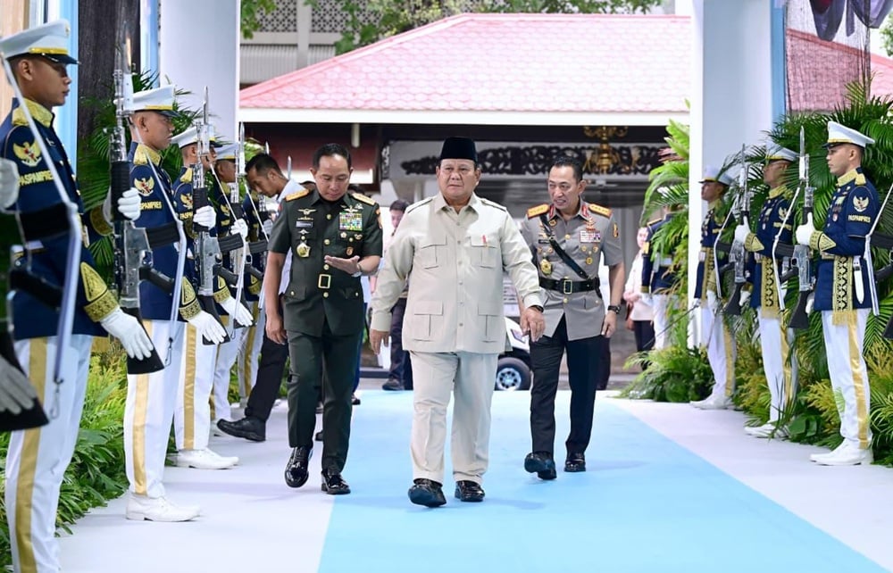 Momen Prabowo Beri Taklimat ke 650 Pati TNI-Polri di Istana 