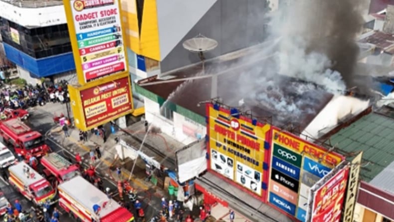 Kebakaran Toko HP di Samarinda, Karyawan Panik Selamatkan Diri