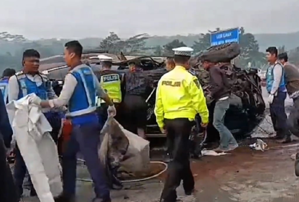 Kecelakaan Beruntun 2 Minibus dan Truk di Tol Semarang-Solo, 3 Orang Luka Berat