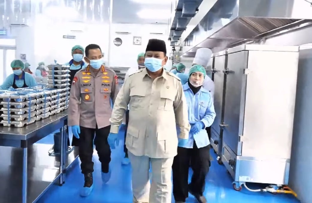 Kapolri Tegaskan SPPG Polri Terapkan Food Safety, Pastikan MBG Aman Dikonsumsi