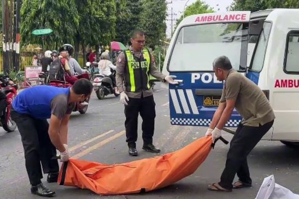 Kecelakaan Maut di Jalan Pantura Tuban, Pemotor Lansia Tewas Ditabrak Truk