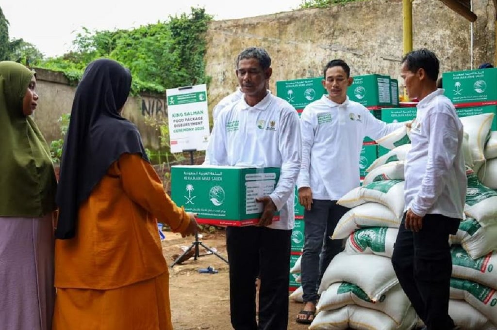 Jelang Ramadan, BAZNAS dan KSrelief Salurkan 7.000 Paket Sembako ke Warga Tidak Mampu